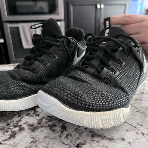 Nike volleyball shoes. Women’s size 9.